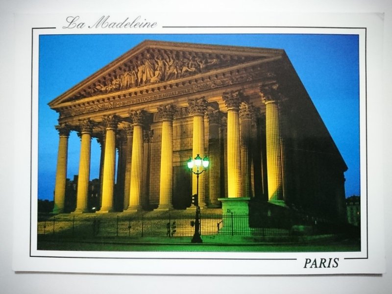 PARIS, LA NUIT. LA MADELEINE