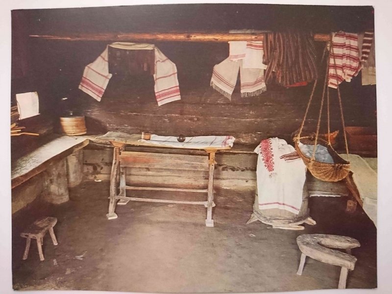 COTTAGE FROM THE VILLAGE OF SAMARY, VOLHYN REGION. 1587. FURNISHINGS