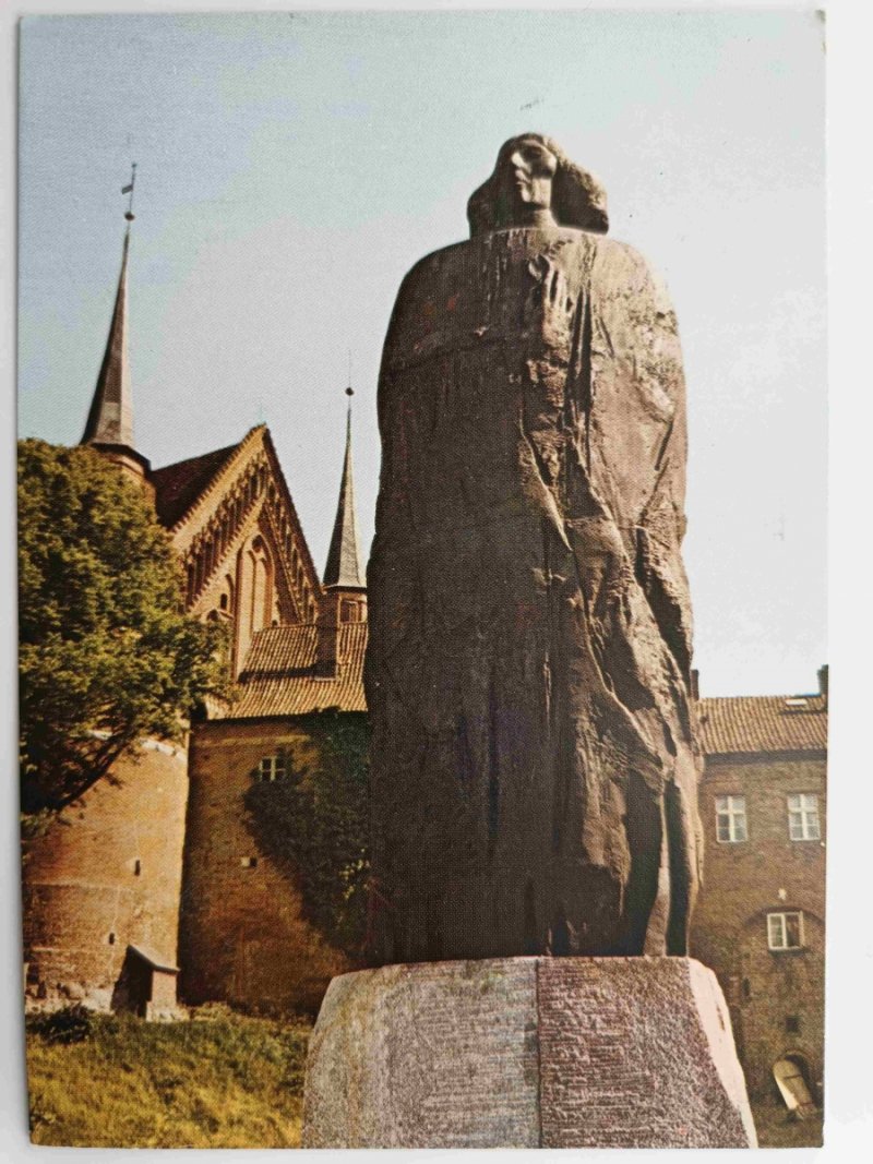 FROMBORK POMNIK MIKOŁAJA KOPERNIKA