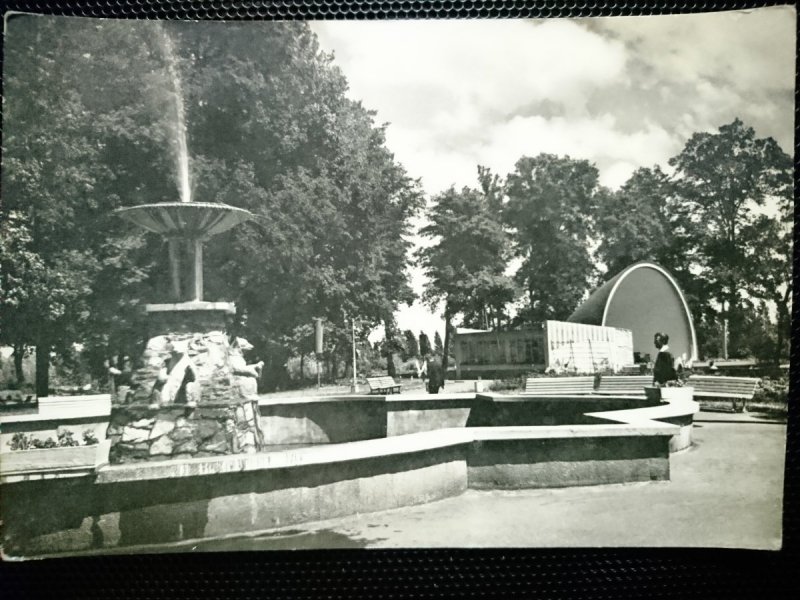 TOMASZÓW MAZOWIECKI. FRAGMENT PARKU XX-LECIA PRL FOT. PETRUSZKA