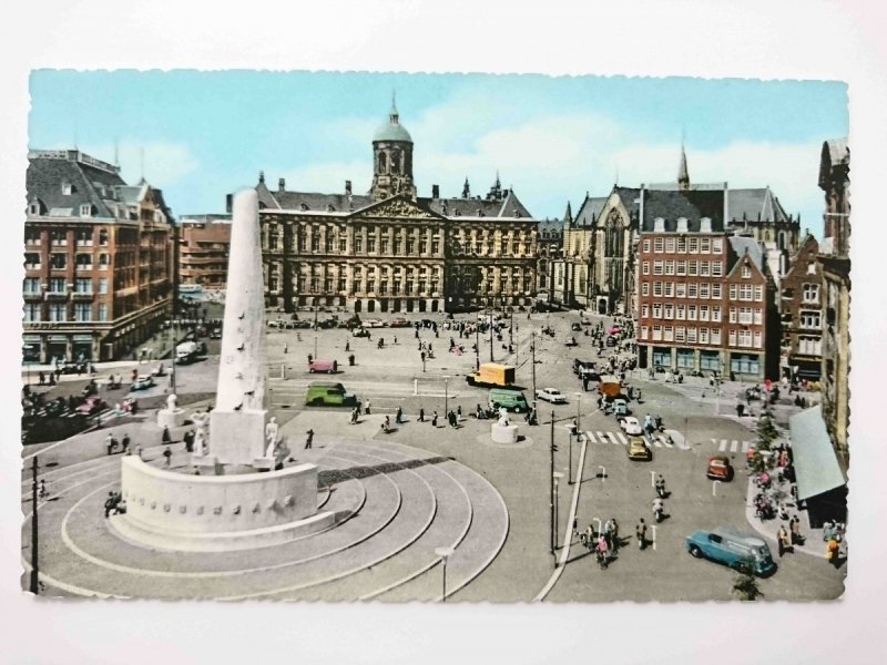 AMSTERDAM. DAM WITH ROYAL PALACE AND NATIONAL MONUMENT