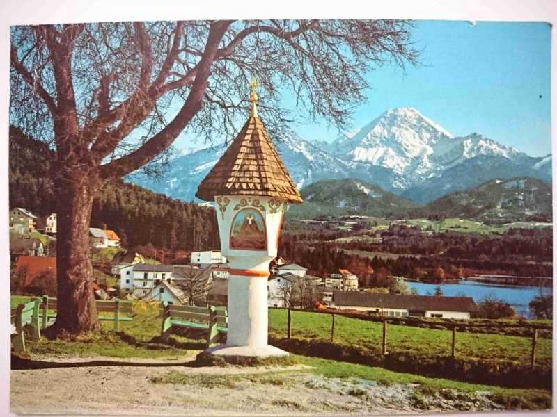 BILDSTOCK AM FAAKER SEE MIT MITTAGSKOGEL 2144 m KARNTEN, AUSTRIA