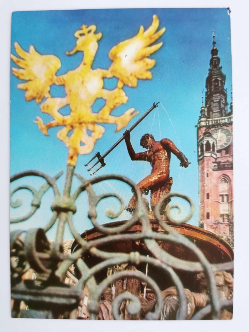 GDAŃSK. FONTANNA NEPTUNA I WIEŻA RATUSZA GŁÓWNEGO FOT. BILIŃSKI