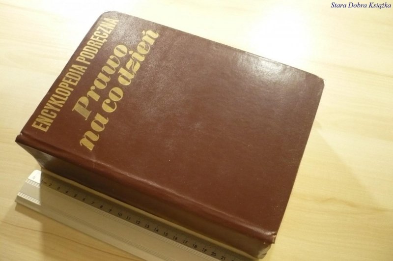 ENCYKLOPEDIA PODRĘCZNA. PRAWO NA CO DZIEŃ (1974)