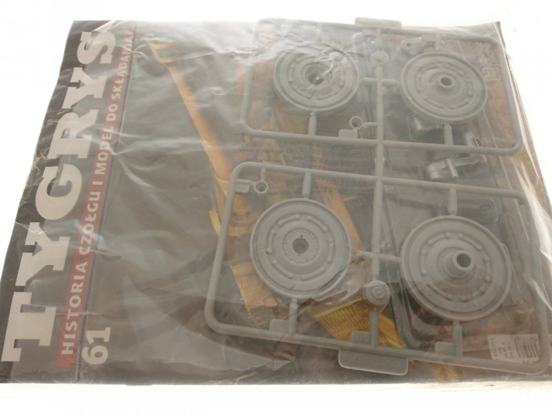 TYGRYS HISTORIA CZOŁGU I MODEL DO SKŁADANIA NR 061