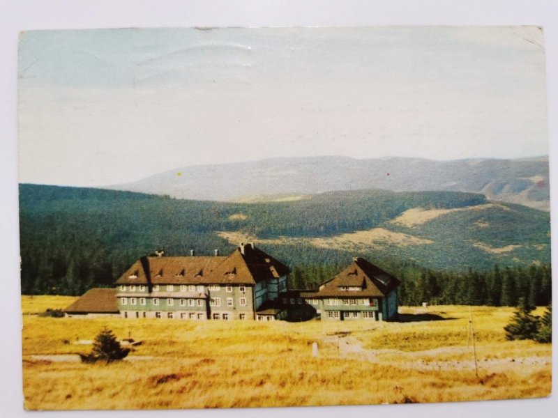 KARKONOSZE. SCHRONISKO PTTK NA HALI SZRENICKIEJ FOT. STELMACH