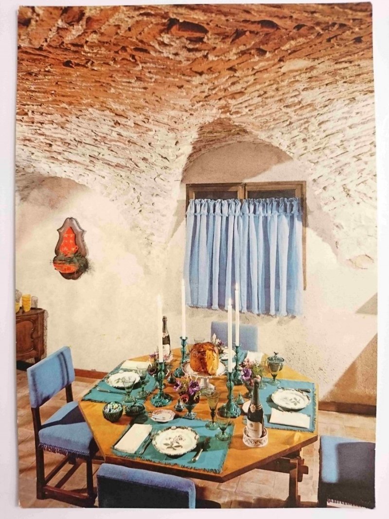 CERAMICHE. COSTA BASSANO. SOTTERRANEO ARREDATO (PARTICOLARE)