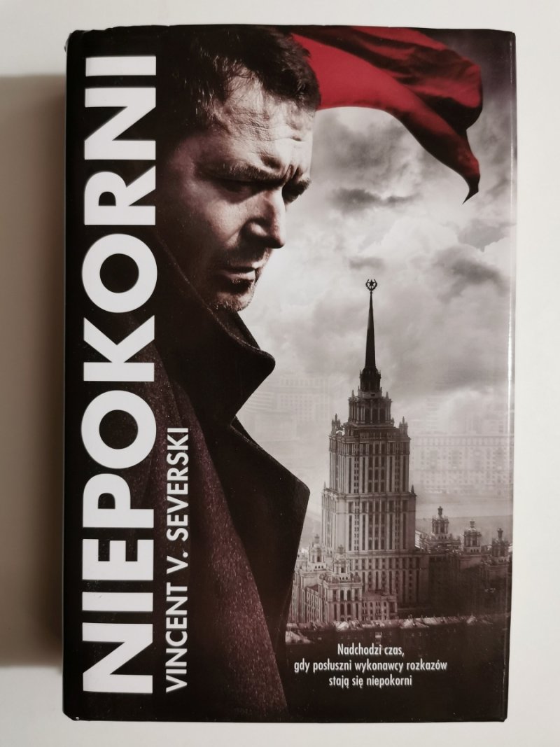 NIEPOKORNI - Vincent V. Severski
