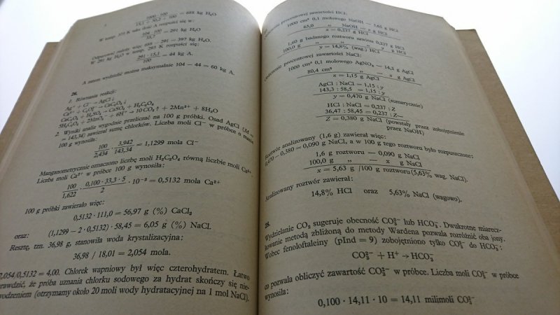 ZBIÓR ZADAŃ Z OLIMPIAD CHEMICZNYCH XXIII-XXIV 