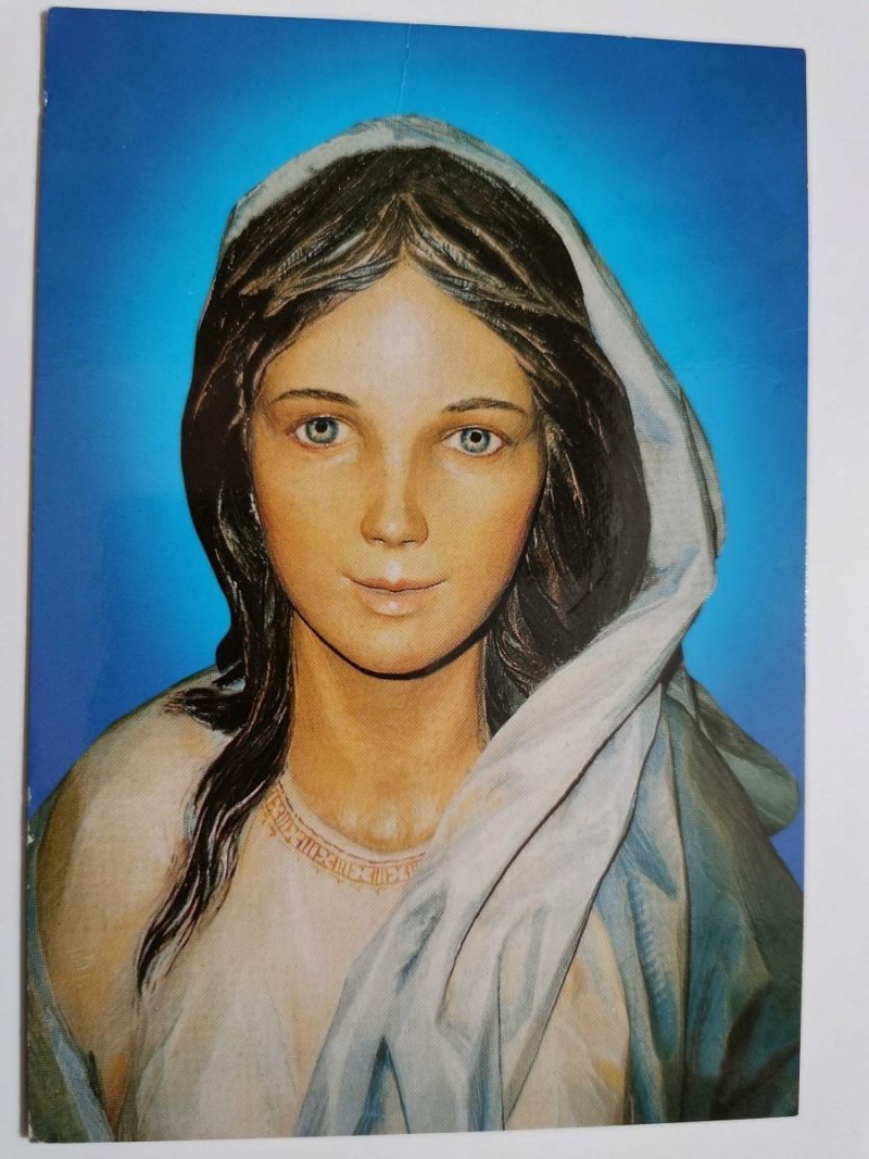 PIELGRZYMUJĄCA FIGURA MARYI Z NAZARETU