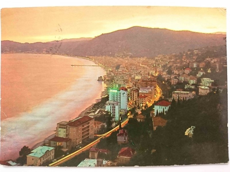 RIVIERA DEI FIORI – ALASSIO. VEDUTA NOTTURNA