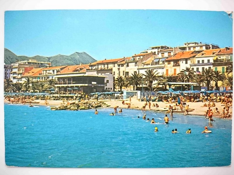 LOANO. LA SPIAGGIA