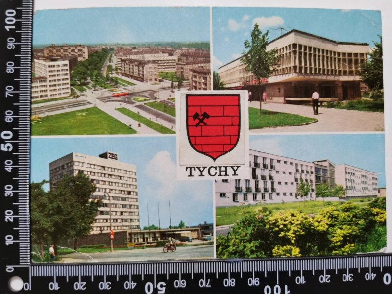 TYCHY. ULICA REWOLUCJI PAŹDZIERNIKOWEJ