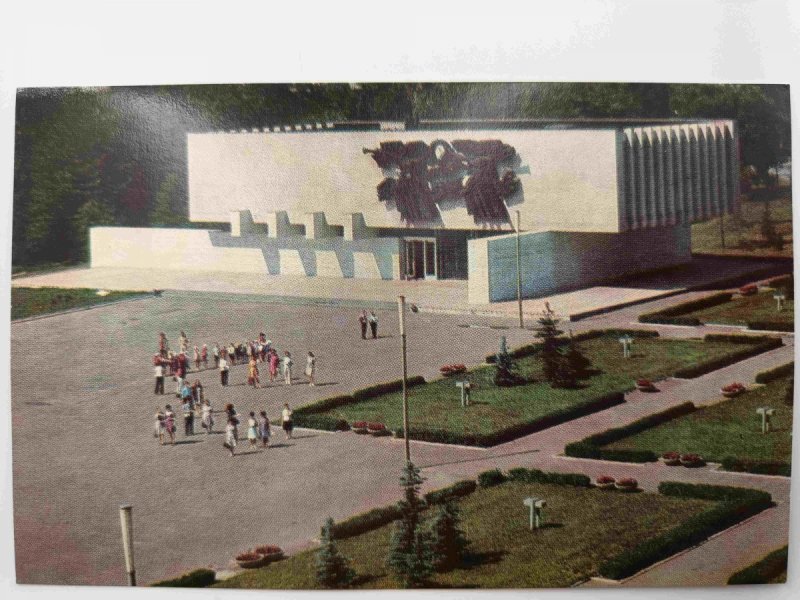 KINO VELIKIYE LUKI RODINA