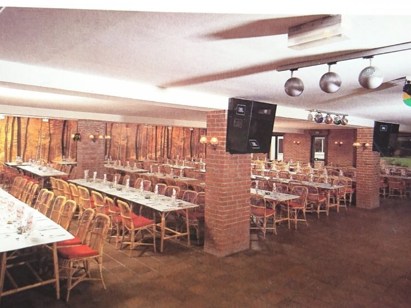 SALLE DU VERGER PILOTE. LARGILLIERE MANESSE