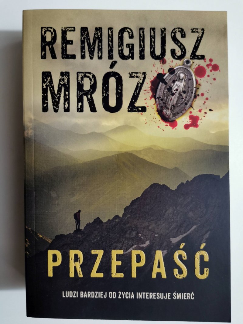 PRZEPAŚĆ - Remigiusz Mróz