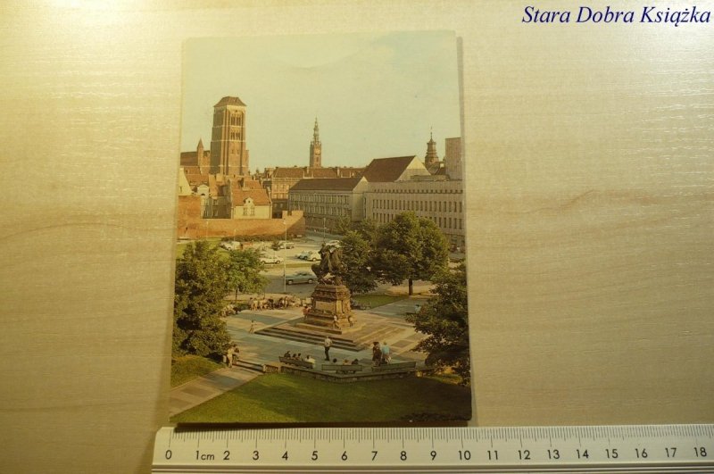 GDAŃSK. TARG DRZEWNY - POMNIK... FOT. K. JABŁOŃSKI