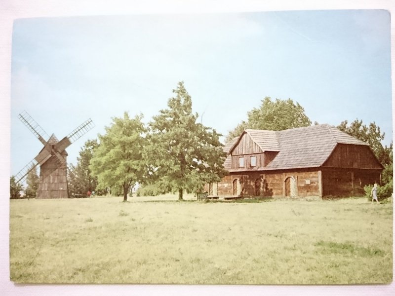 OSTRÓW LEDNICKI. PARK ETNOGRAFICZNY FOT. Z. ŻYBURTOWICZ