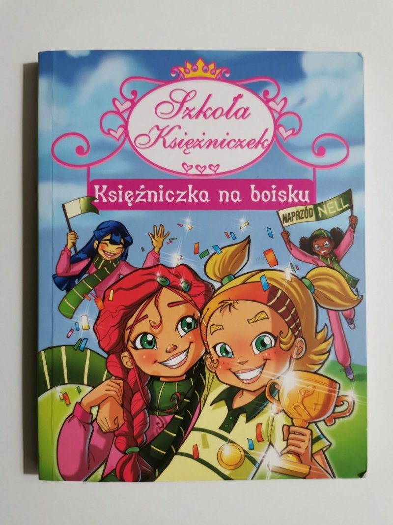 SZKOŁA KSIĘŻNICZEK. KSIEŻNICZKA NA BOISKU - Prunella Bat 