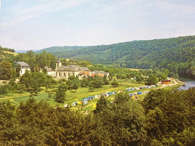 BORN - CAMPING