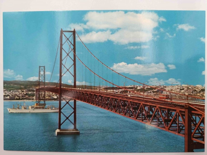 LISBOA PORTUGAL BRIDGE ON TAGUS