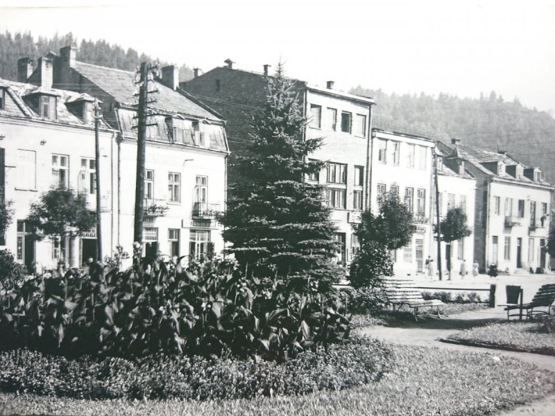 MUSZYNA. RYNEK FOT. E. FALKOWSKI