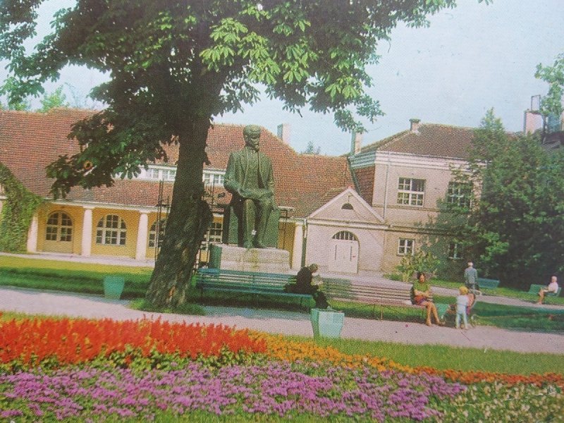 CZĘSTOCHOWA POMNIK H. SIENKIEWICZA FOT JASTRZĘBSKI