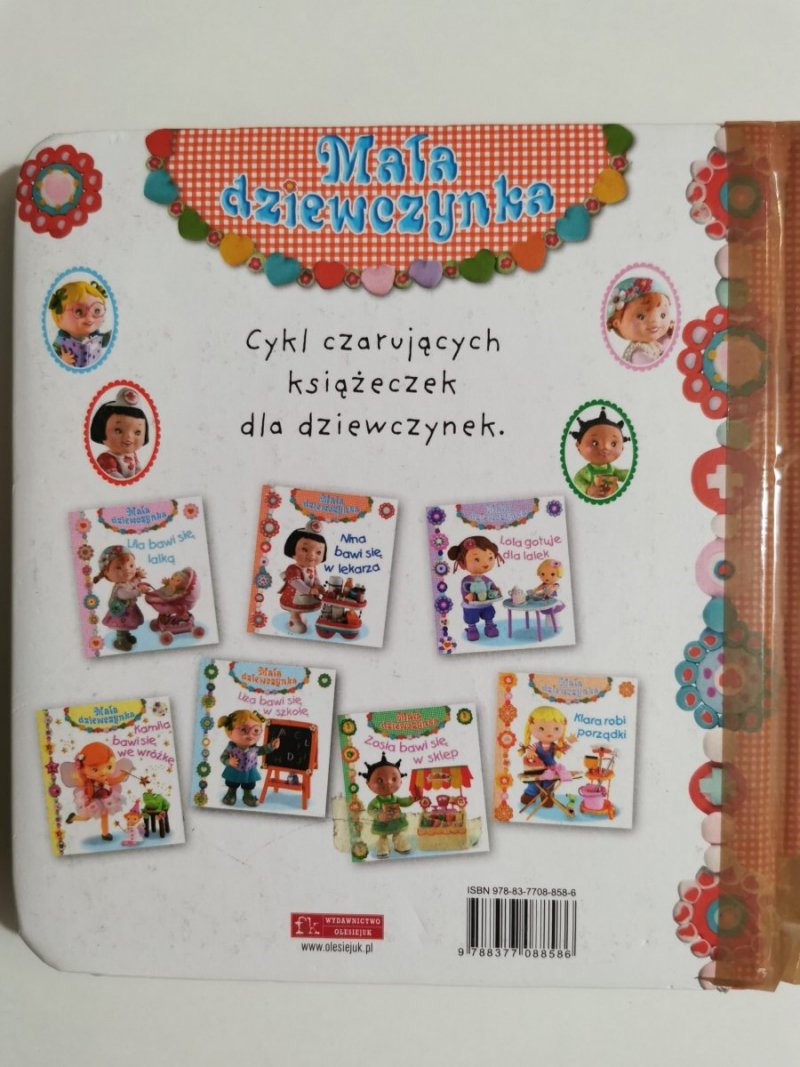 MAŁA DZIEWCZYNKA. NINA BAWI SIĘ W LEKARZA 
