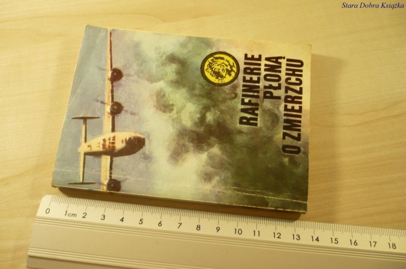 ŻÓŁTY TYGRYS: RAFINERIE PŁONĄ O ZMIERZCHU (1988)