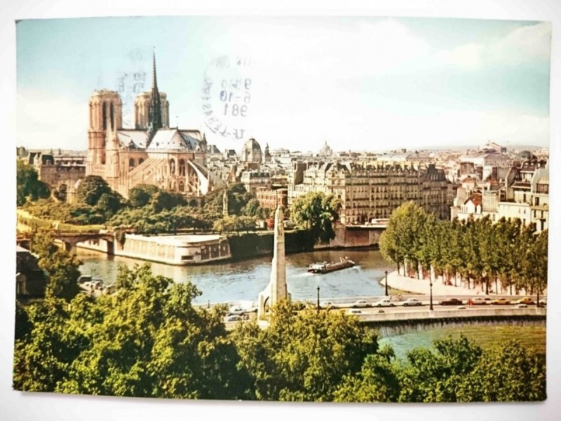 PARIS. NOTRE-DAME