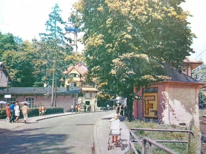 POLANICA ZDRÓJ. ULICA ZDROJOWA FOT. P. KRASSOWSKI