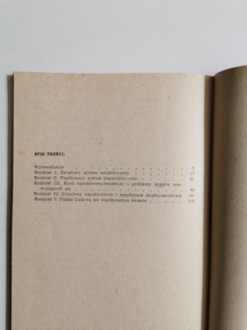 PROBLEMY POLITYCZNE WSPÓŁCZESNEGO ŚWIATA - Chrupek Gebethner 1975