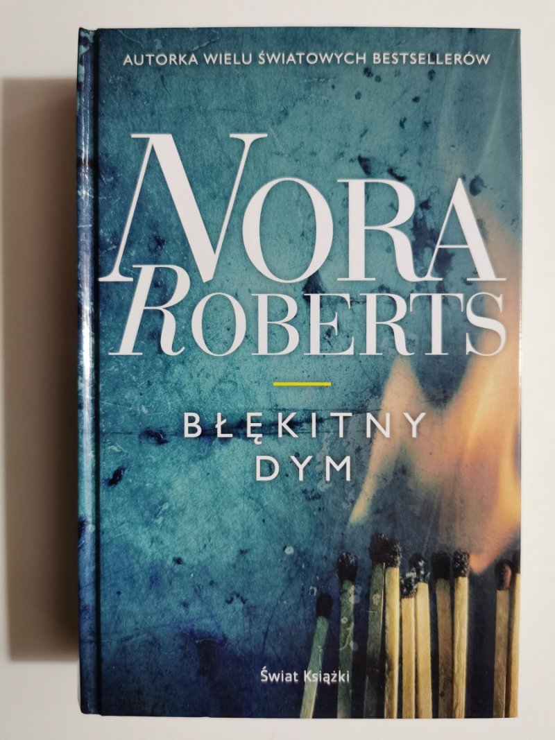 BŁĘKITNY DYM - Nora Roberts