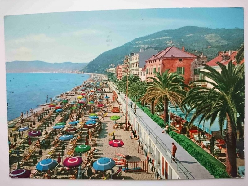 ALASSIO. PASSEGGIATA A MARE