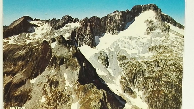 LES PYRENEES