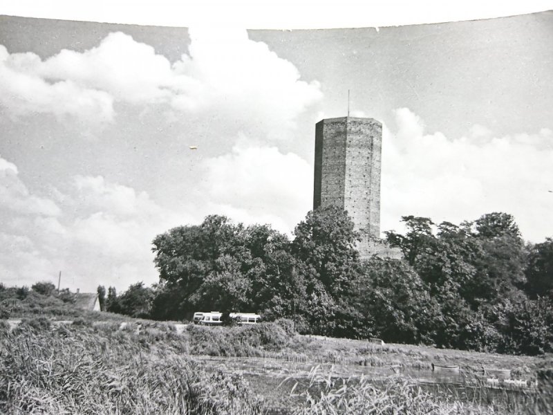 KRUSZWICA. MYSIA WIEŻA NAD GOPŁEM FOT. CZ. WOŹNY