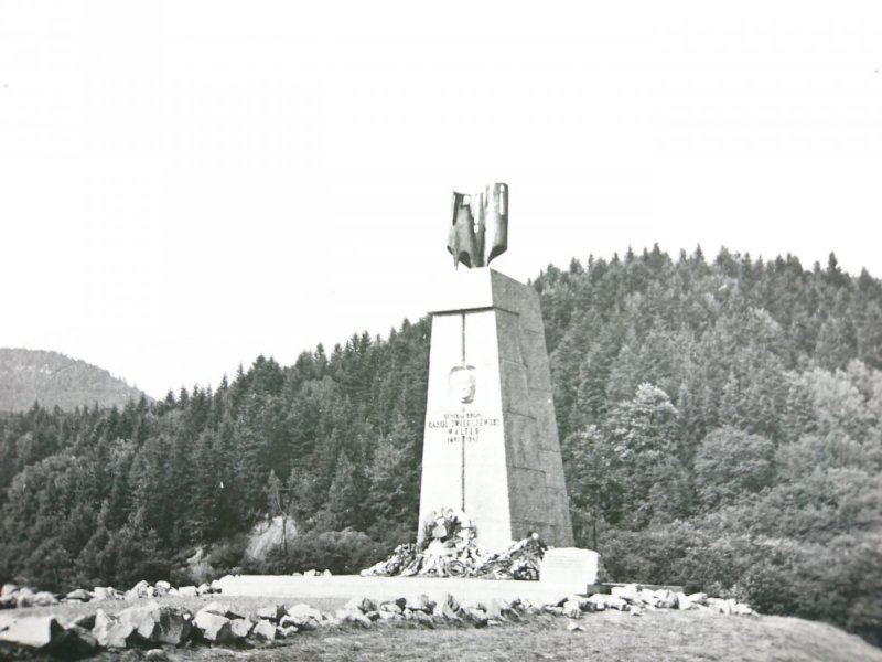 POMNIK GEN. K. ŚWIERCZEWSKIEGO... FOT. G. RUSS