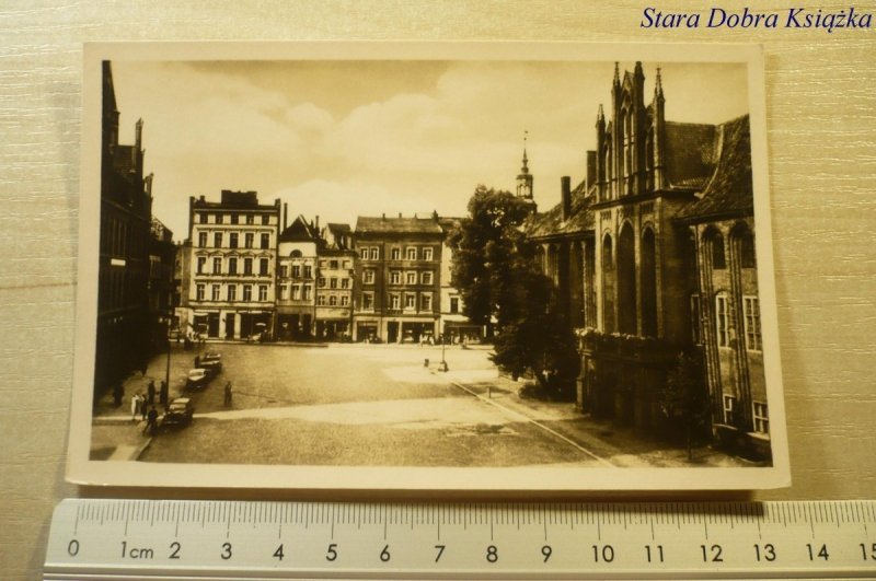 TORUŃ. RYNEK I RATUSZ FOT. EDWARD FALKOWSKI