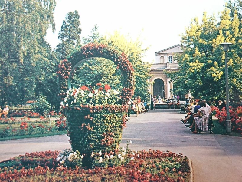 BUSKO ZDRÓJ. PARK ZDROJOWY FOT. P. KRASSOWSKI