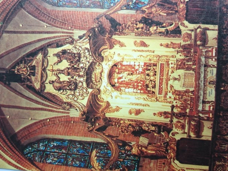 SANKTUARIUM MARYJNE. PIASECZNO - OŁTARZ GŁÓWNY