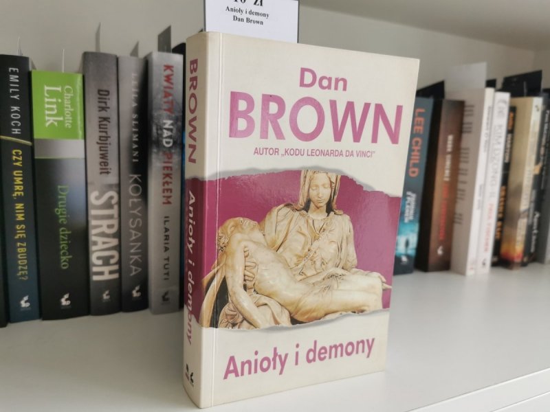 ANIOŁY I DEMONY - Dan Brown