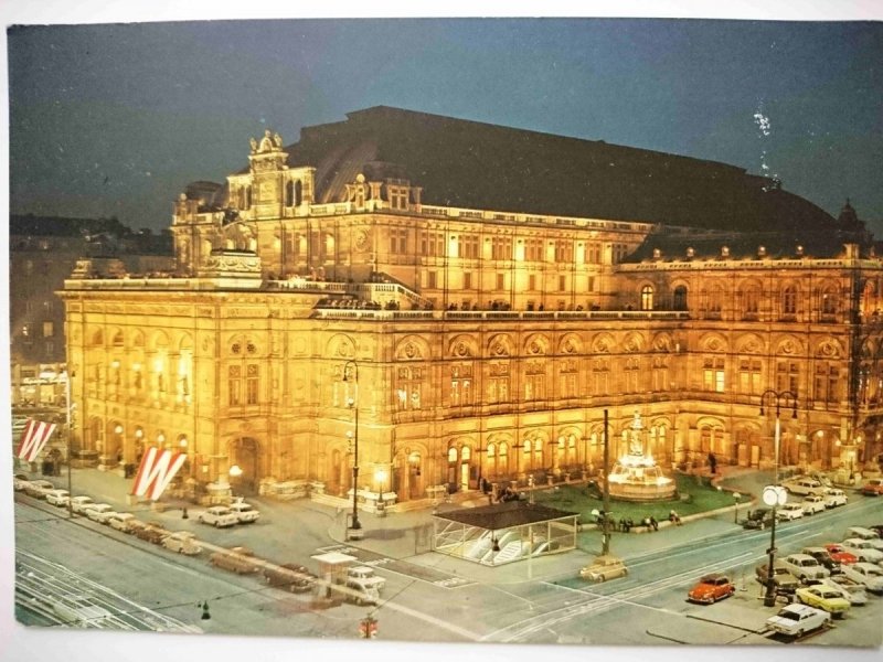 WIEN. STAATSOPER BEI NACHT