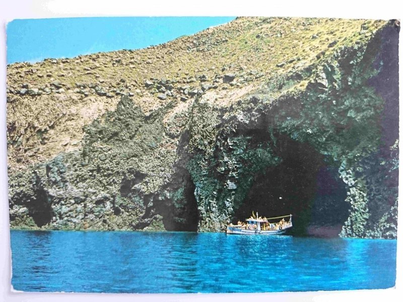 FILICUDI (ISOLE EOLIE) LA GROTTA DEL BUE MARINO