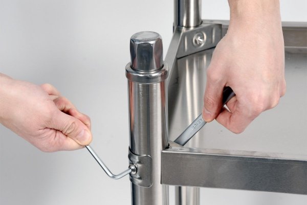 STÓŁ CENTRALNY SKŁADANY Z PÓŁKĄ 1000×700×H850mm YATO YG-09010 YG-09010