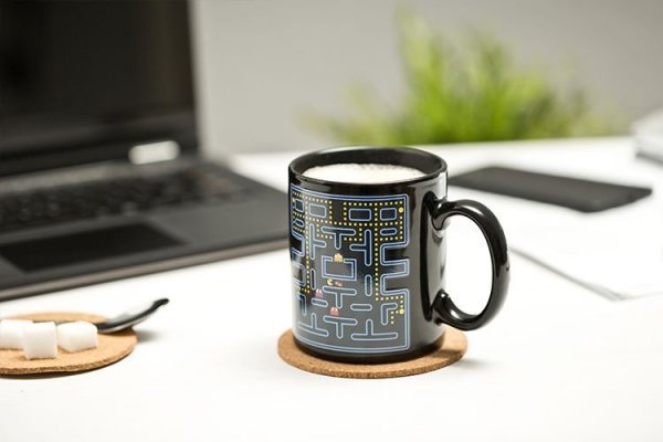 Kubek retro game arcade PAC-MAN - magiczny