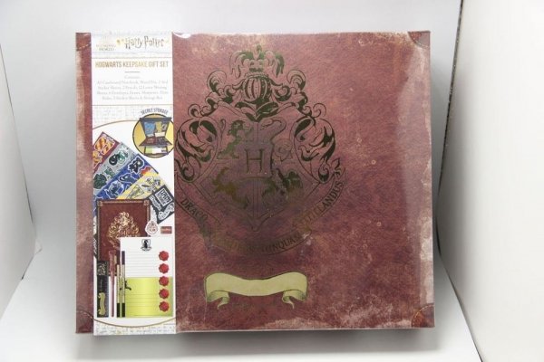 Harry Potter - Zestaw pamiątek Hogwart Gift box