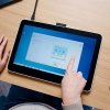 Wacom One 13- tablet z ekranem dotykowym 13,3 Full  HD, piórko Wacom One Pen z 4096 poziomami nacisku (2023)