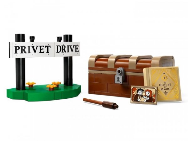 LEGO Harry Potter 76425 Hedwiga z wizytą na ul. Privet Drive 4