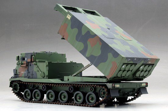 Trumpeter Model plastikowy M270/A1 Multiple Launch Rocket System