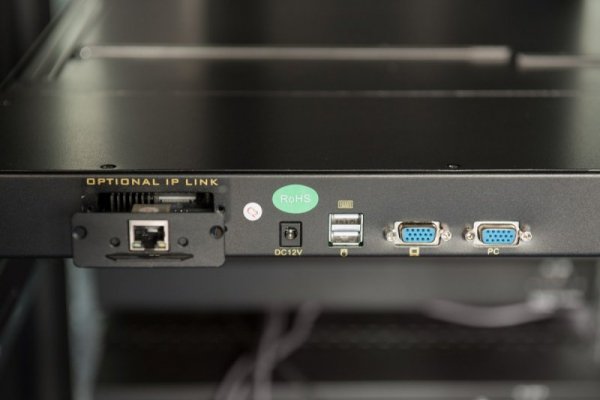 Digitus Konsola 19 LCD z touchpad KVM 8 portów 1U komplet kabli (8xDS-19231) klawiatura US